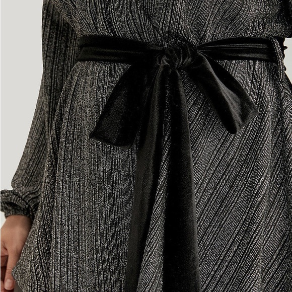 NWT belted glitter lantern sleeve blouse - Picture 6 of 10